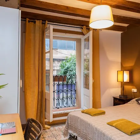 Aparteasy - Gracia Apartment Barcelona