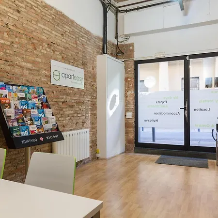 Aparteasy - Gracia Apartment Barcelona