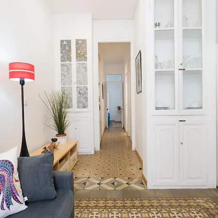 Aparteasy - Gracia Apartment Barcelona